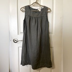 Cynthia Rowley XS linen sleeveless dress with button closure and pockets. Comfy!